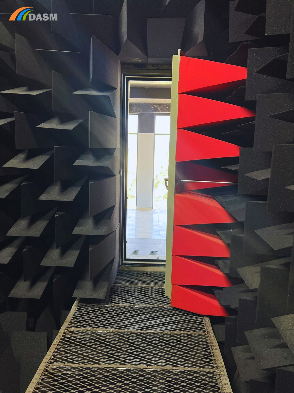 DASM Anechoic Room – Phòng hấp thụ âm thanh “xịn sò” nhất Việt Nam