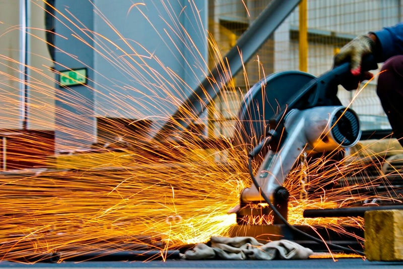 Workers in the shipping and steelwork industries are exposed to the highest levels of occupational pollution